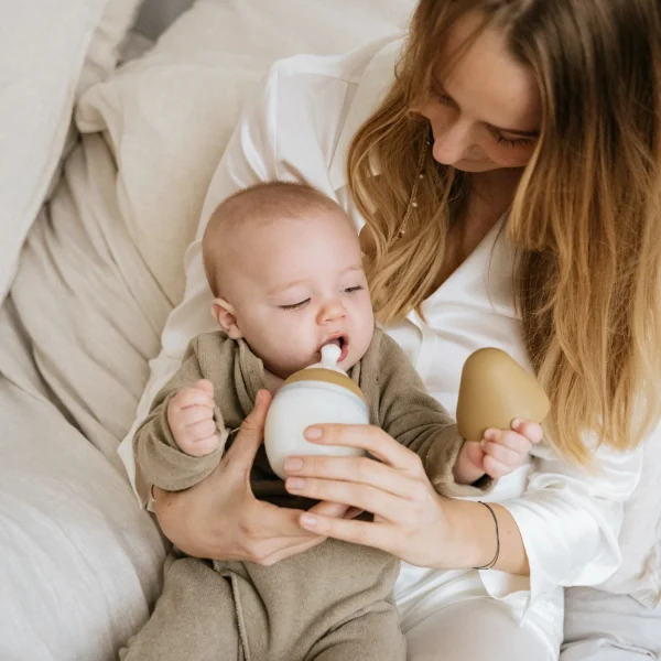 Elhee biberon bebe enfants colique lait maternité naissance cadeaux accessoire indispensable le beguin de charlie concept store tours