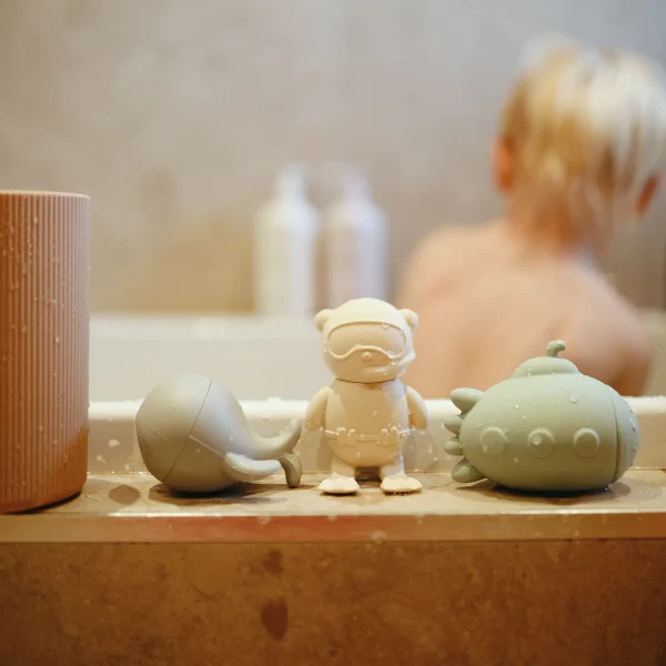 Mushie jouets de bain bateau plaisir enfants bebe motricité développement bain douche accessoires jouets le beguin de charlie concept store tours